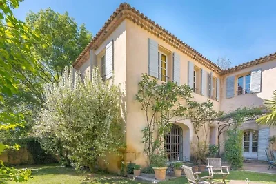 Elegante Bastide vicino ad Aix con piscina