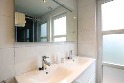 Modern chalet met combimagnetron, nabij de...