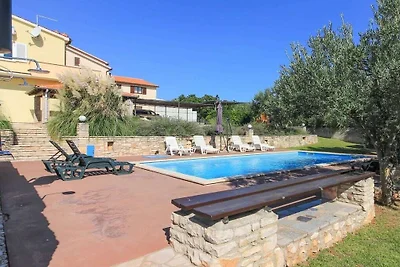 Ferienhaus in Pavicini mit Schwimmbecken