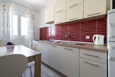 Casa vacanze a Rogoznica vicino alla Seabeach