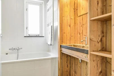 Üppiger Bungalow mit privatem Whirlpool im...