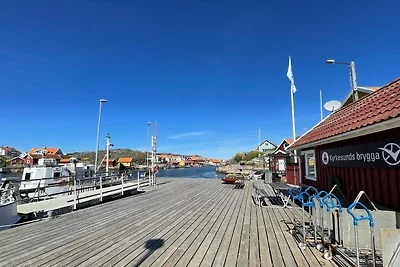 5 person holiday home in KLÖVEDAL-By Traum