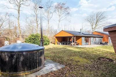 Ferienhaus in Glesborg mit Terrasse