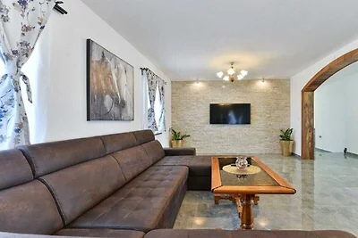 Villa in Zadar mit Schwimmbecken