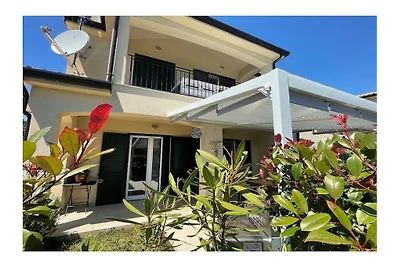 Neue Villa ELMASO****
