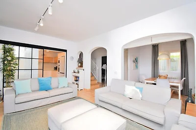 Villa in Colonia mit Pool und Meerblick