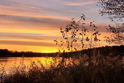 Mit Boot am See "A"