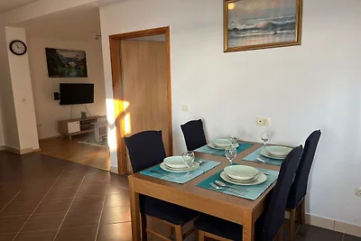Gut gelegene Wohnung in Rogoznica