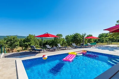 Ferienhaus in Labin mit Schwimmbecken