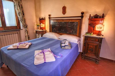 Attraente villa con piscina