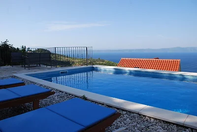 Villa in Podgora mit beheiztem Pool