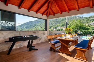 Three Bedroom Villa with Swimming Pool and...