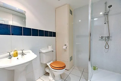2 bedroom cottage in Dorrington, No Deposit