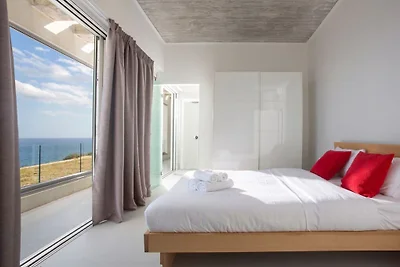 Kuro Beach House