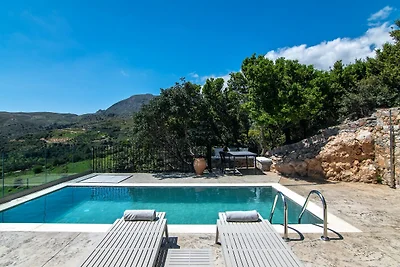 Ferienhaus auf Kreta mit Pool nahe Souda...