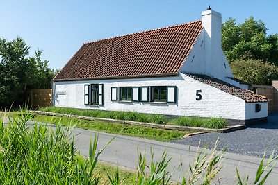 Denkmalgeschütztes Haus, 2 km vom Strand...