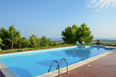 Dom wakacyjny z basenem w Cropani Marina