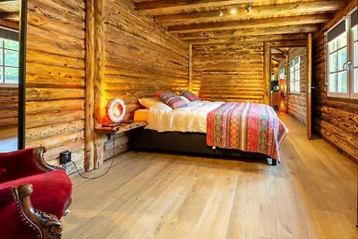 Spazioso chalet in legno con terrazza...