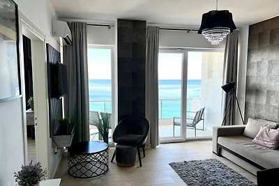 Apartment in Saranda with Sea Views