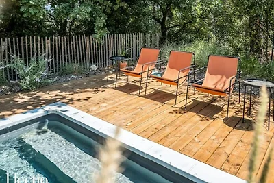 Haus im Luberon mit Pool und Garten