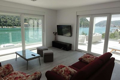 Villa Riva - Five Bedroom Villa with Pool and...