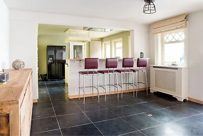 Villa in Manhay mit Sauna und Schwimmbad