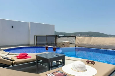 Villa in Kalkan mit Schwimmbecken