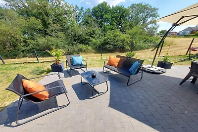 Ferienhaus in Noiseux mit eingezהuntem Garten