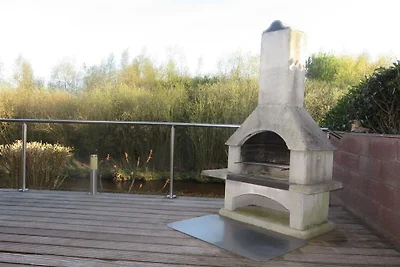Anni's huis, direct aan het water.