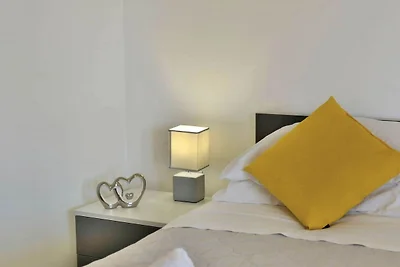 Fancy Apartments Dream - Deluxe One Bedroom A...