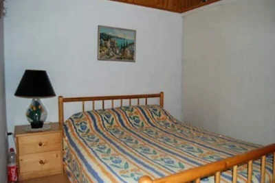 Villa am See mit Terrasse in Okzitanien