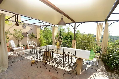 Charmantes Ferienhaus im Dorf Lari