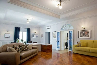 Apartamento en Nápoles con balcón