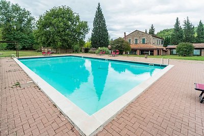 Attraktives Ferienhaus in Ficulle mit Sauna