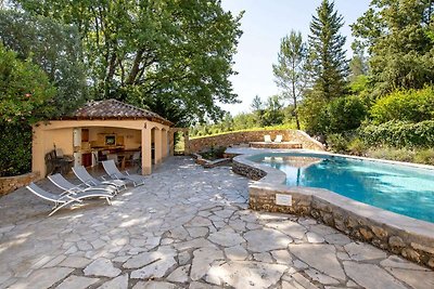 Schöne Villa in Lorgues mit Pool