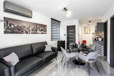 Ruhige Familienvilla an der Rogoznica-Küste