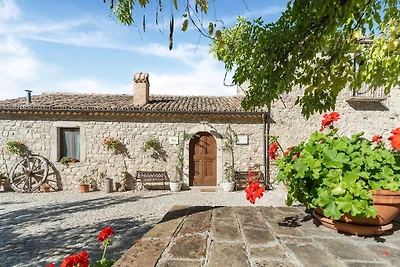 Vivace cottage a Bomba vicino al lago