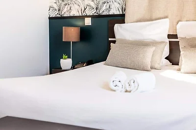 Wohnung nahe Aeroscopia mit Pool