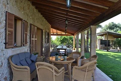 Villa in Muro met zwembad en tuin