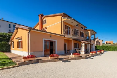 Casa Parenzana mit Pool