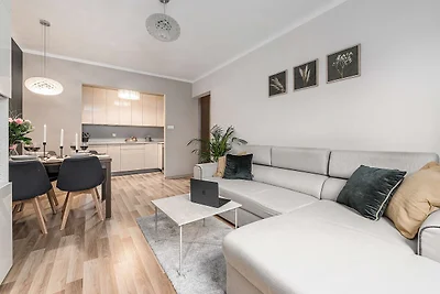 Haus mit 2 Schlafzimmern auf Krochmalna