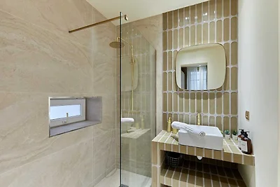 Unglaubliches AC-Apartment mit 3 Schlafzimmer...