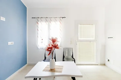 Mit privater Terrasse, 50m vom Meer