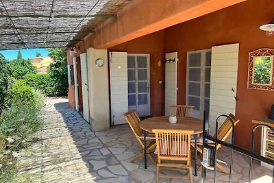 Ferienhaus in Aups mit Schwimmbecken