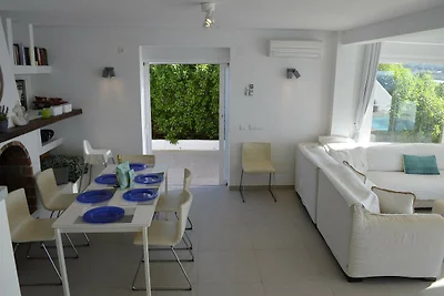 Villa moderna con piscina privata