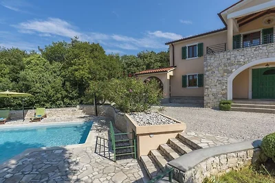 Villa in Koromacno mit Balkon