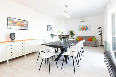 Moderne en ruime villa in Sorrento