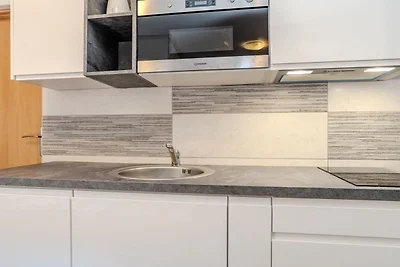 Apartments Robi & Kristina - Studio Apartment...