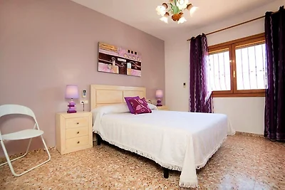 Belvilla di OYO El Chalet de Lucםa