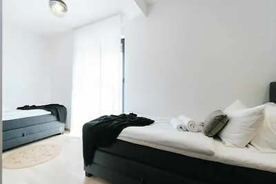Villa La Ze - Three Bedroom Villa with Swimmi...